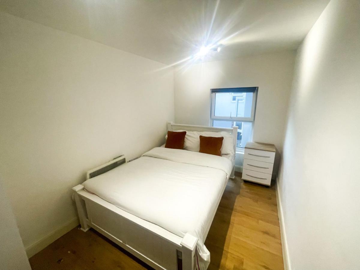 96 Uxbridge Road Apartments 런던 외부 사진
